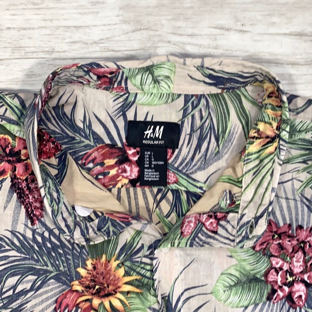 H&M S/S Button-Up - Picture 5 of 5